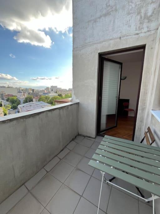 Downtown Unirii Square Private Economy Rooms With Shared Amenities Bukarest Eksteriør billede